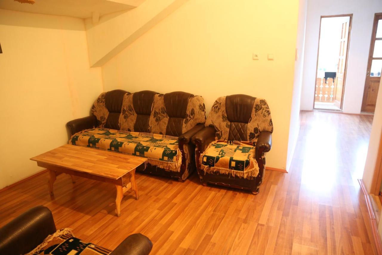 N&N Guest House Mestia Extérieur photo